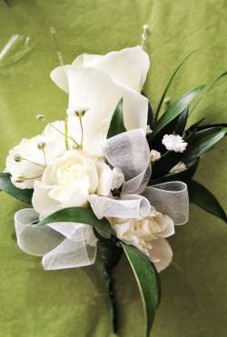 Multiple rose corsage Various Wedding 20.00 GBP plus delivery