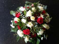 Posys Red & White Funeral 30.00 GBP plus delivery