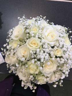 Bridal bouquet White and cream  Wedding 0.00 GBP plus delivery